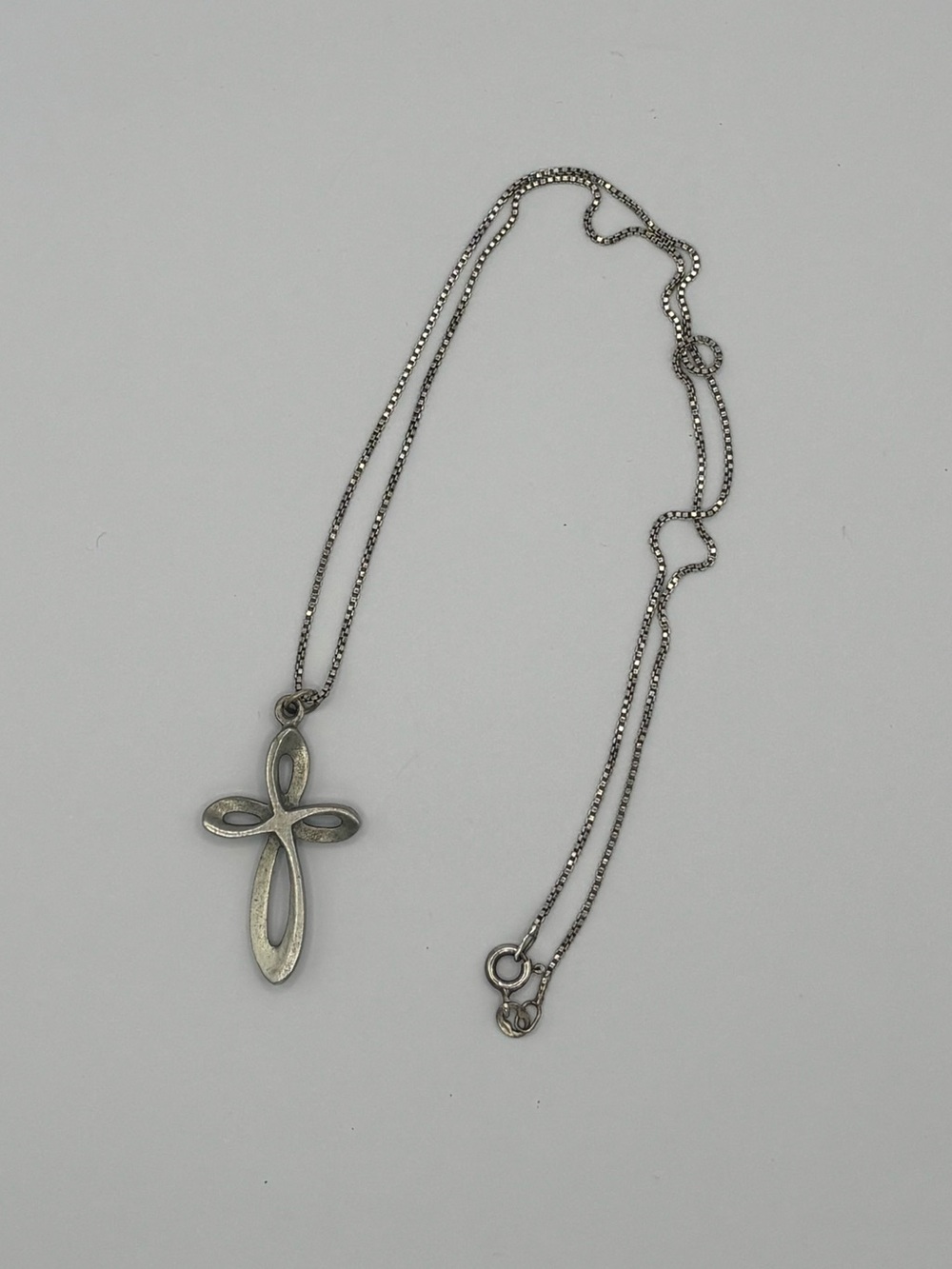 Vintage 925 Sterling Silver Looping Cross Pendant Necklace 18" Chain Italy 5.65g